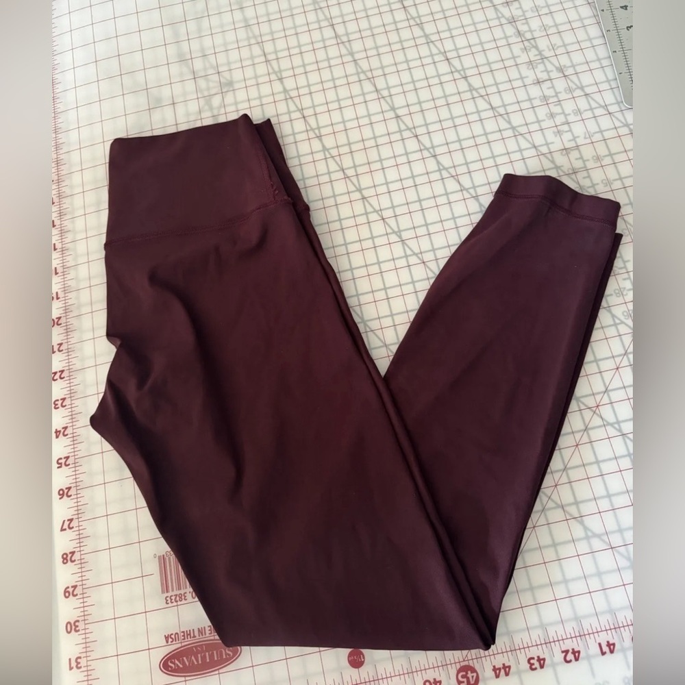 Lululemon Wunder Train High-Rise Tight 28" - size 6